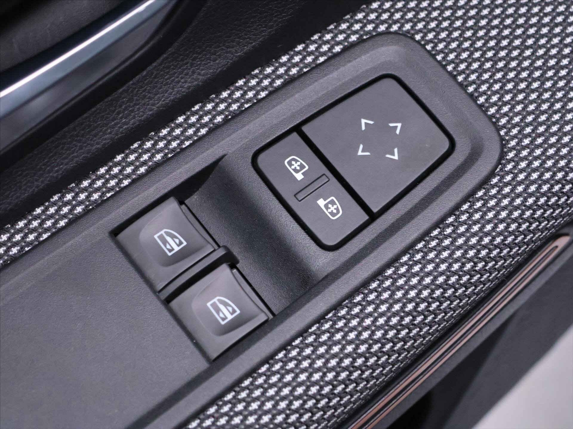 Dacia Sandero Hatchback 999,0 67 kw