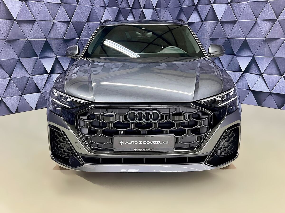 Audi Q8 SUV / Terénní 3,0 l 210 kw