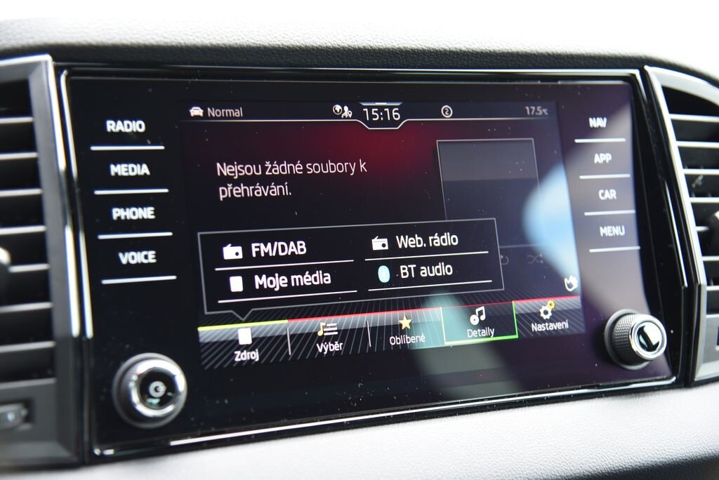 Škoda Karoq SUV / Terénní 1,5 l 110 kw