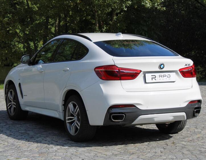 BMW X6 38