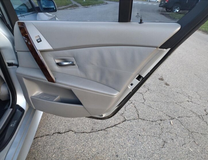 BMW Řada 5 Sedan / Limuzína 3,0 l 170 kw