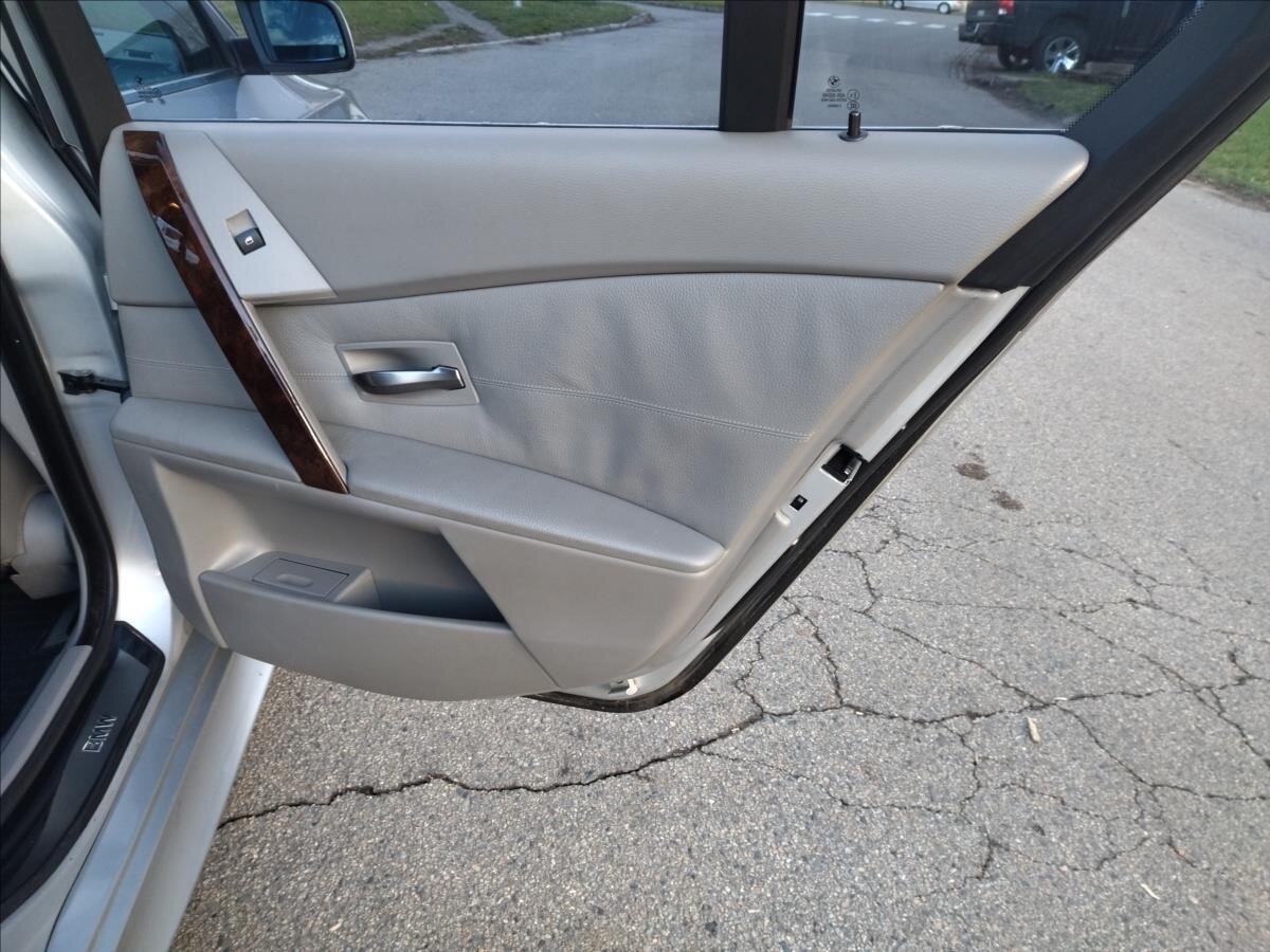 BMW Řada 5 Sedan / Limuzína 3,0 l 170 kw