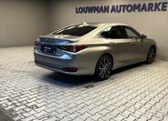 Lexus ES 300h Sedan 2,5 l 160 kw