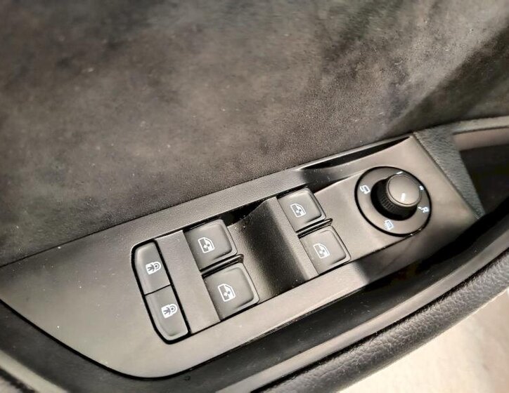 Škoda Superb Sedan / Limuzína 2,0 l 147 kw