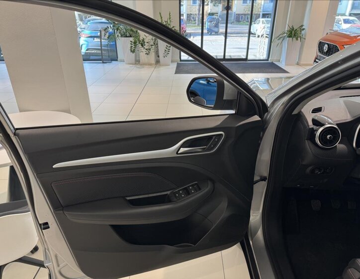 MG ZS SUV 1,5 l 78 kw