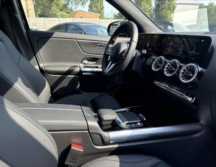 Mercedes-Benz GLA 13