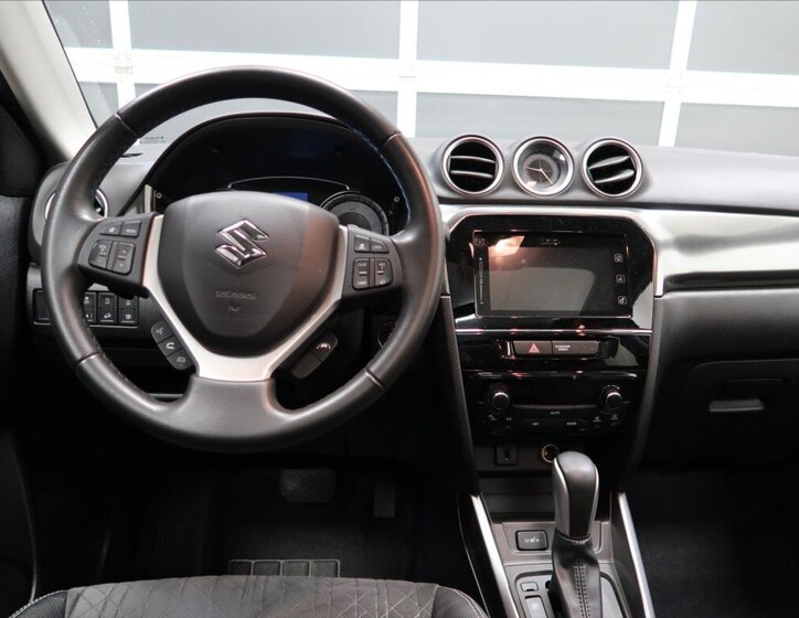 Suzuki Vitara 13
