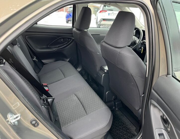 Toyota Yaris Cross 16