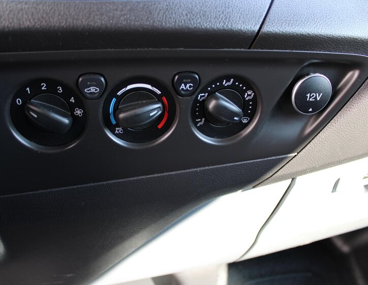 Ford Transit Custom Užitková 2,2 l 74 kw