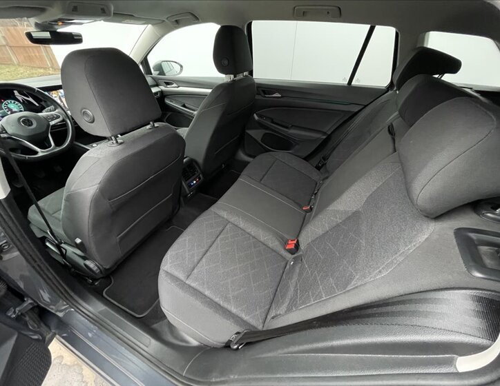 Volkswagen Golf Kombi 1,5 l 96 kw