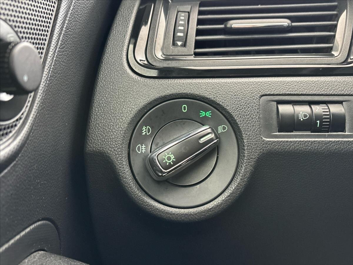 Škoda Rapid Liftback 1,2 l 63 kw