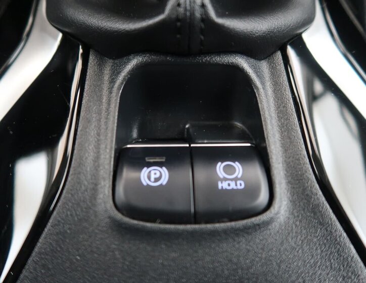 Toyota Corolla Sedan / Limuzína 1,5 l 92 kw