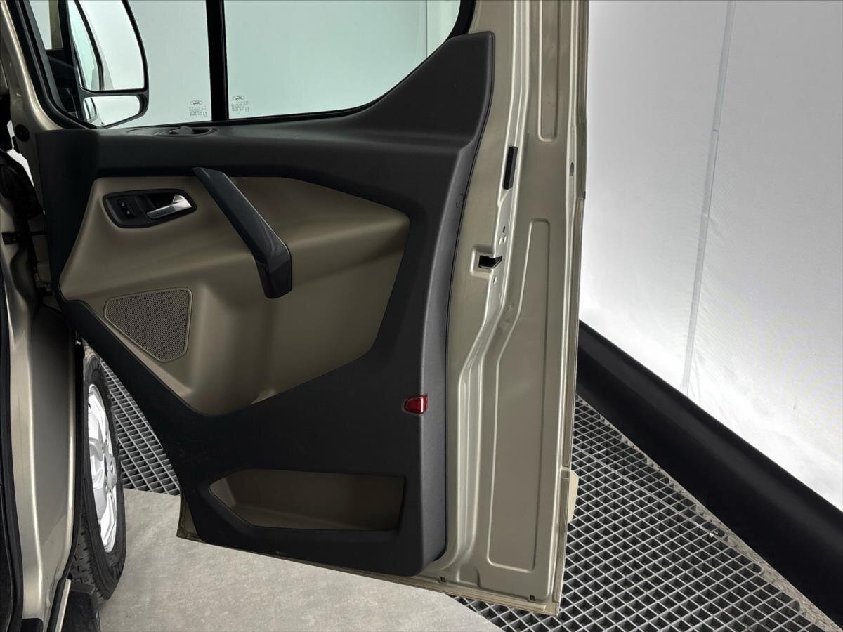 Ford Tourneo Custom Kombi 2,0 l 125 kw