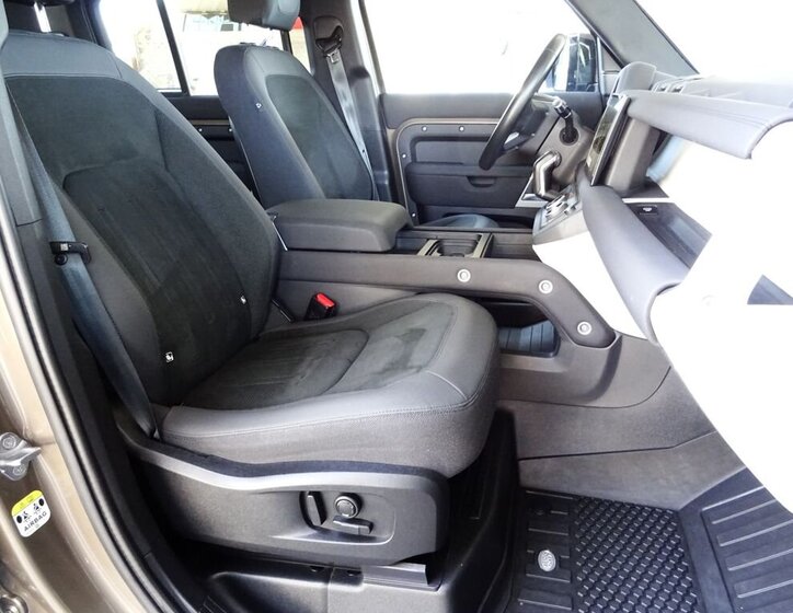 Land Rover Defender SUV / Terénní 3,0 l 221 kw