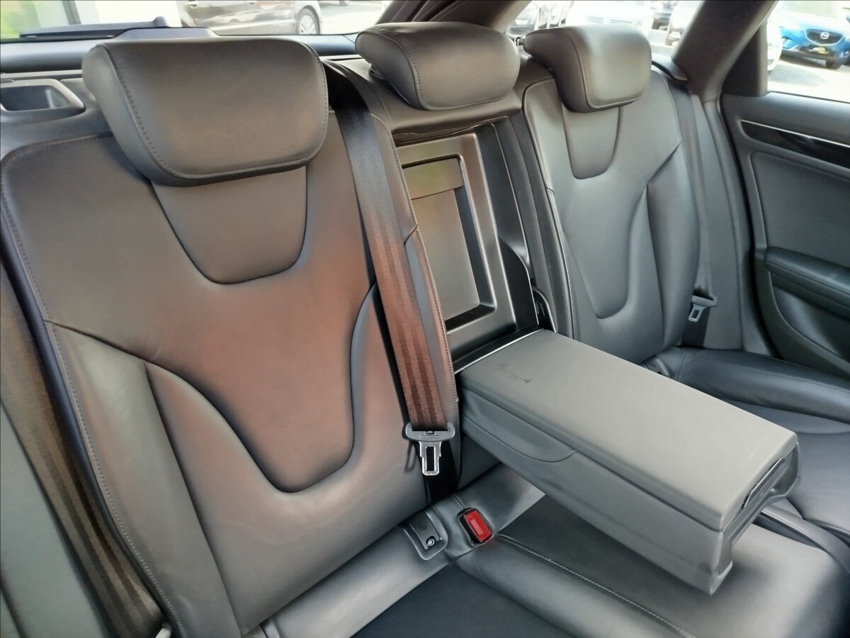 Audi A4 Kombi 2,0 l 140 kw