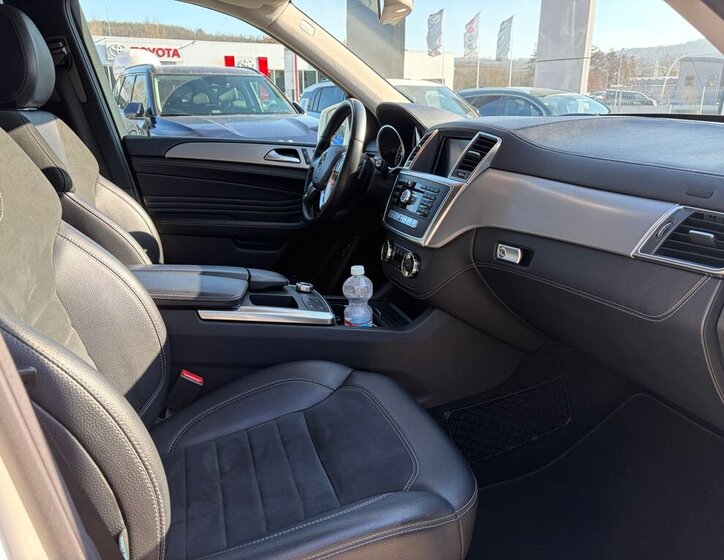 Mercedes-Benz Třídy M SUV / Terénní 3,0 l 190 kw