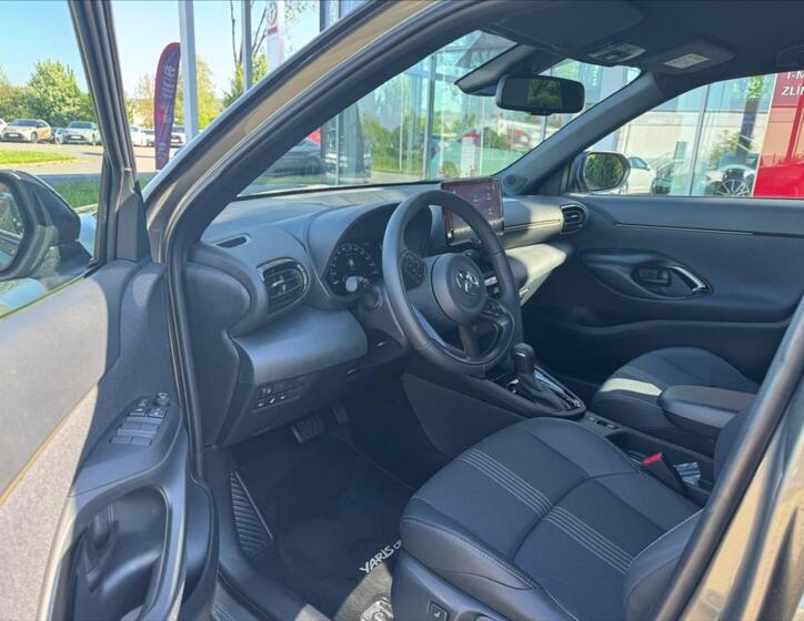 Toyota Yaris Cross 9