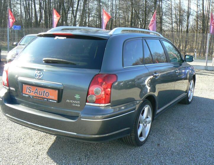 Toyota Avensis 5