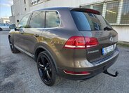 Volkswagen Touareg SUV / Terénní 4,1 l 250 kw
