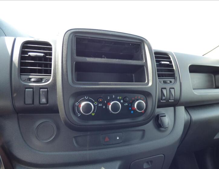 Renault Trafic 15