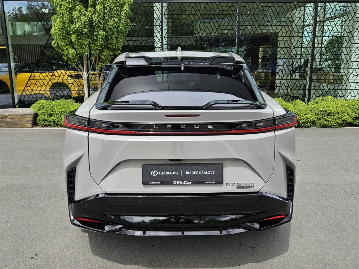Lexus RZ 450e Kombi 0,0 301 kw