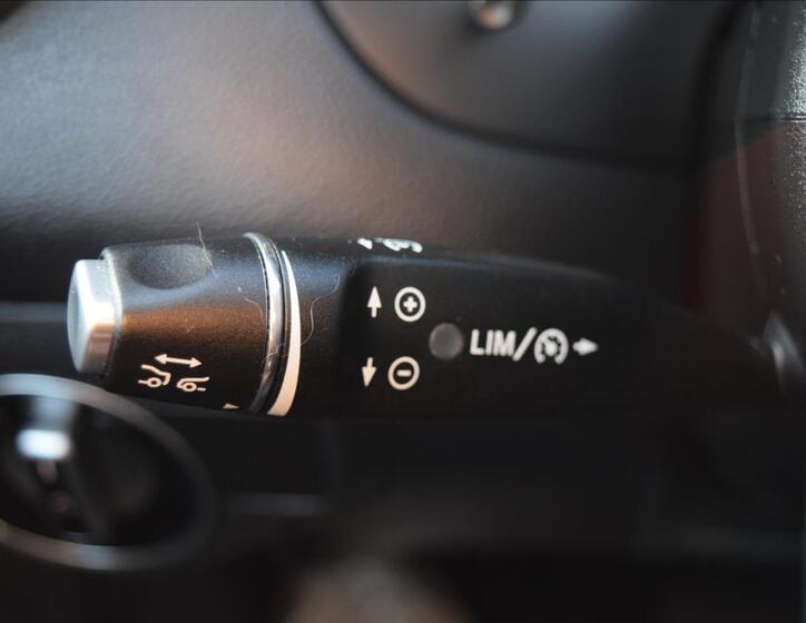 Mercedes-Benz GLA 37