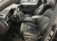 Audi Q8 22
