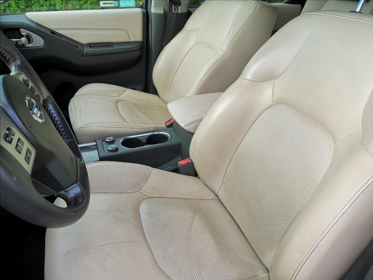 Nissan Pathfinder Kombi 2,5 l 140 kw