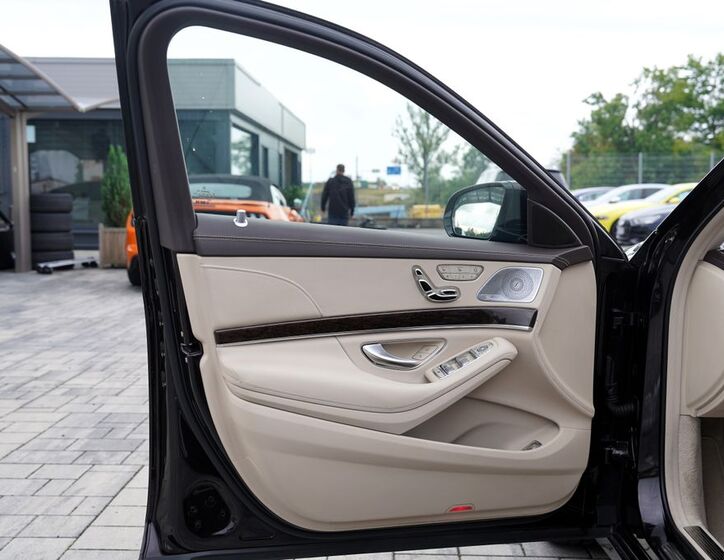 Mercedes-Benz Třídy S 12