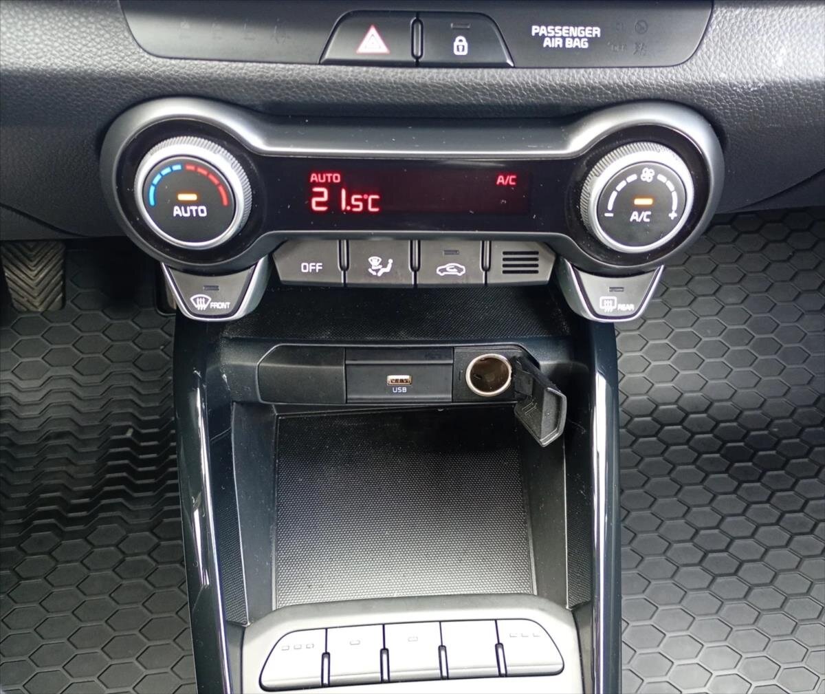 KIA Stonic Hatchback 998,0 73 kw