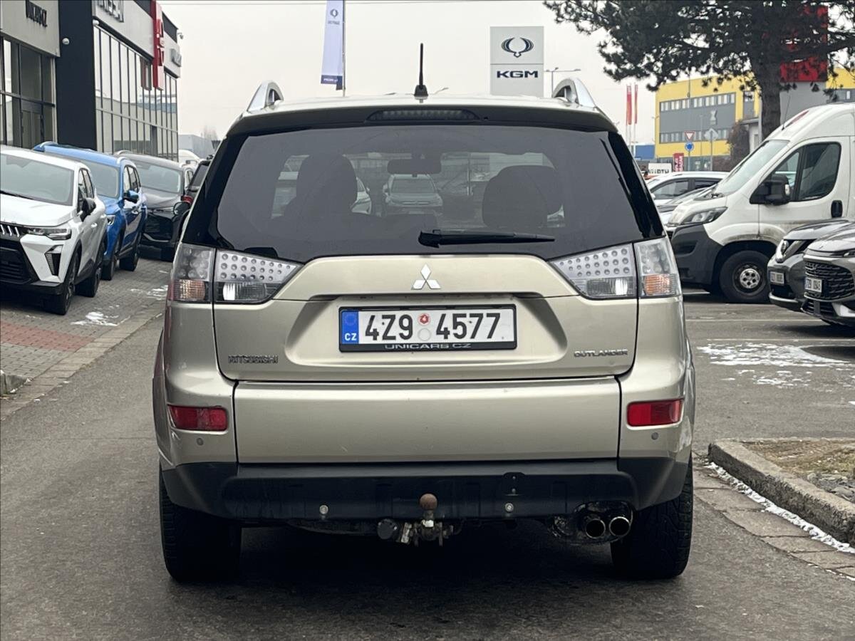 Mitsubishi Outlander SUV / Terénní 2,0 l 103 kw