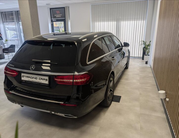 Mercedes-Benz Třídy E Kombi 2,0 l 143 kw