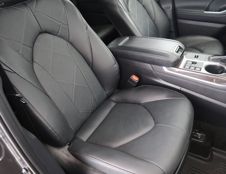 Toyota Highlander Kombi 2,5 l 140 kw