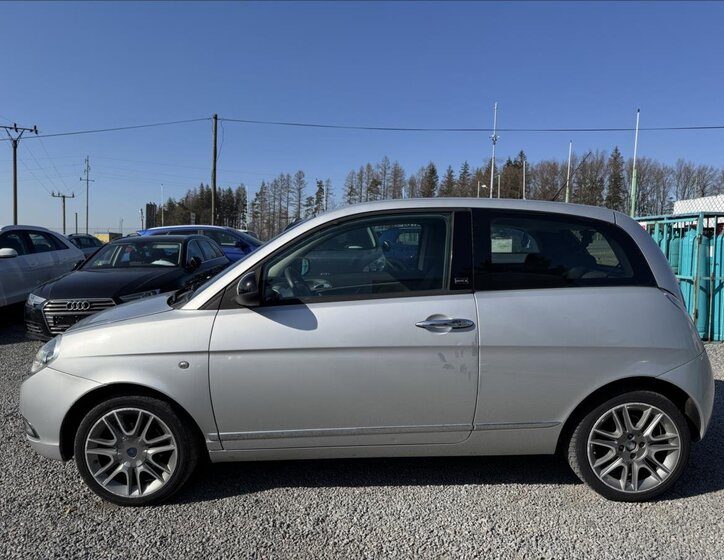 Lancia Y Hatchback 1,2 l 55 kw