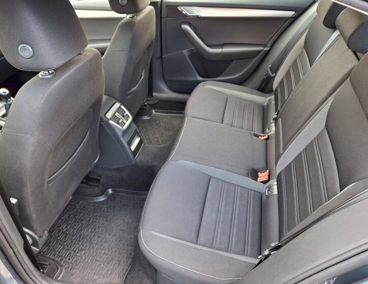 Škoda Octavia Sedan / Limuzína 1,5 l 110 kw