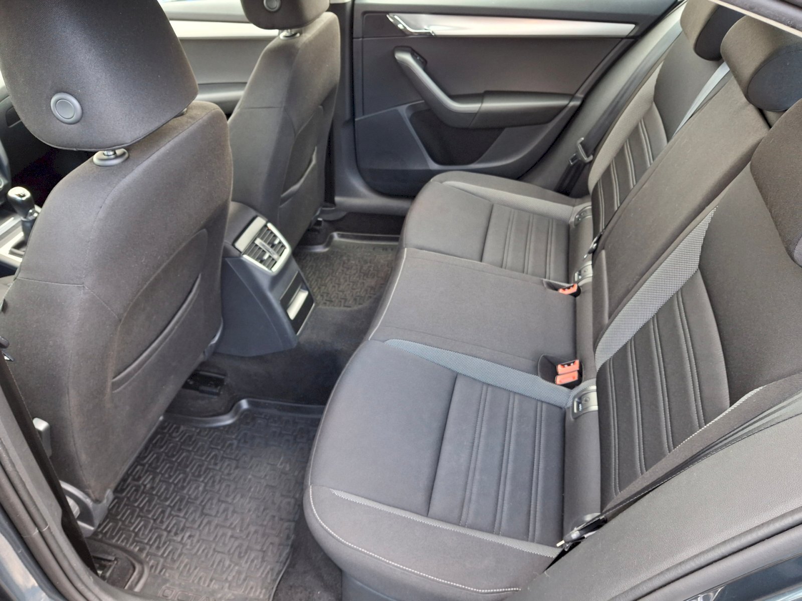 Škoda Octavia Sedan / Limuzína 1,5 l 110 kw