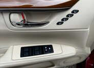 Lexus ES 300h Sedan / Limuzína 3,0 l 116 kw