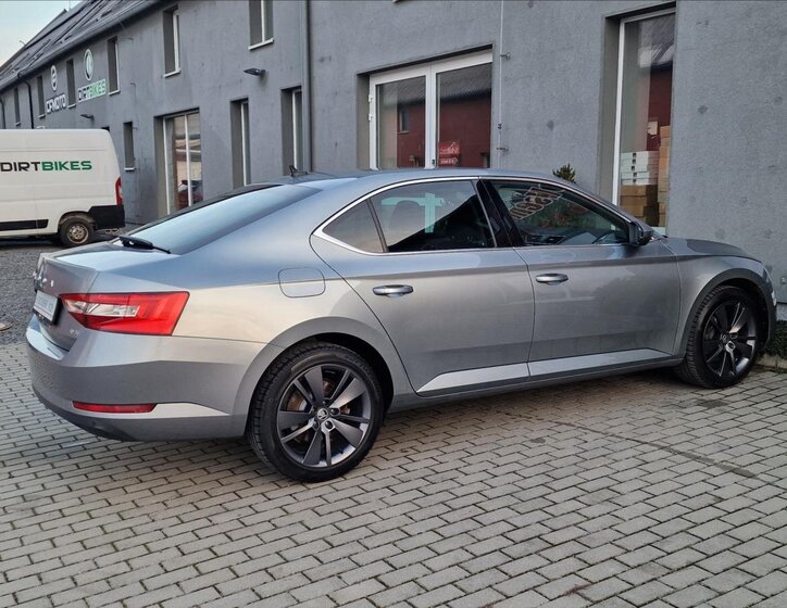Škoda Superb 11
