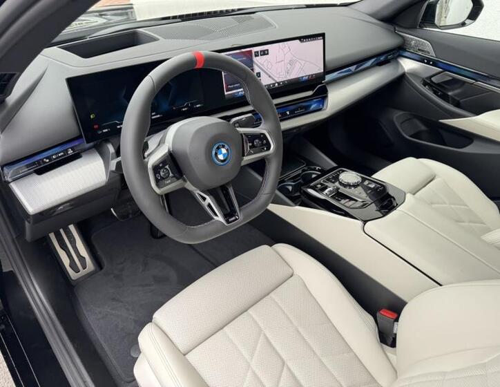 BMW i5 5