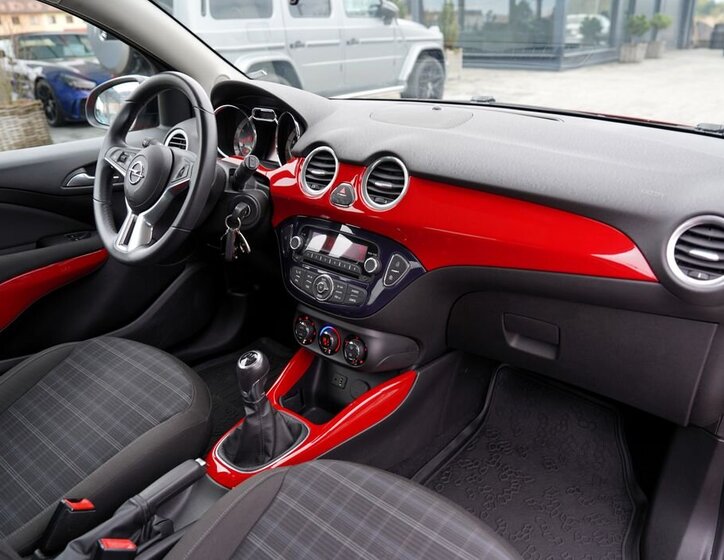 Opel Adam Hatchback 1,4 l 64 kw