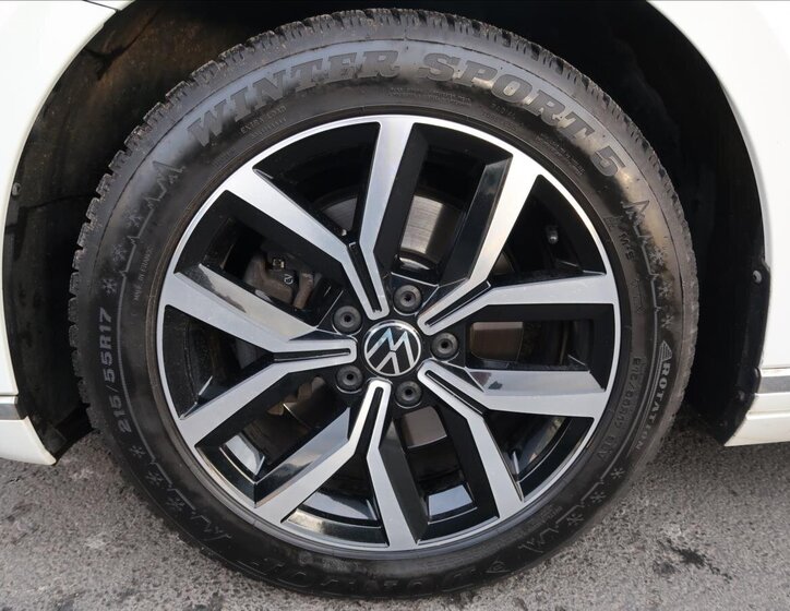 Volkswagen Passat 25