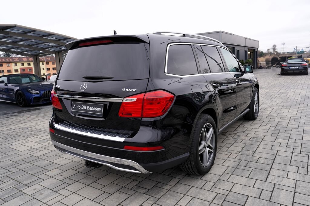 Mercedes-Benz GL SUV 4,7 l 320 kw