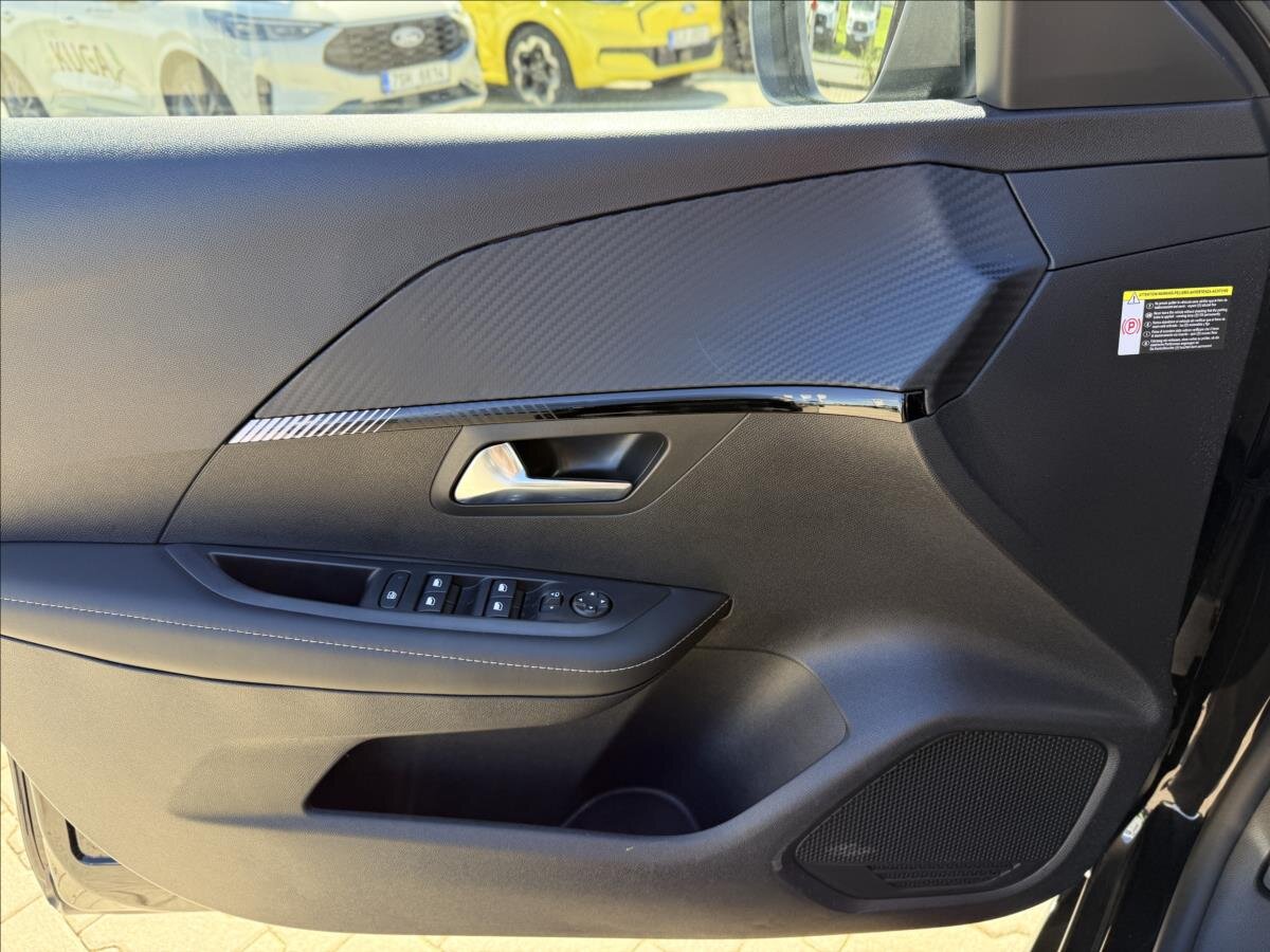 Peugeot 208 Hatchback 1,2 l 74 kw