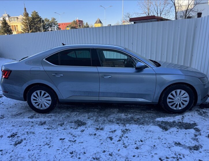 Škoda Superb 14