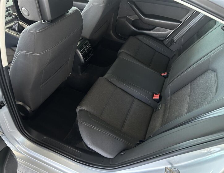 Volkswagen Passat Sedan / Limuzína 1,4 l 110 kw