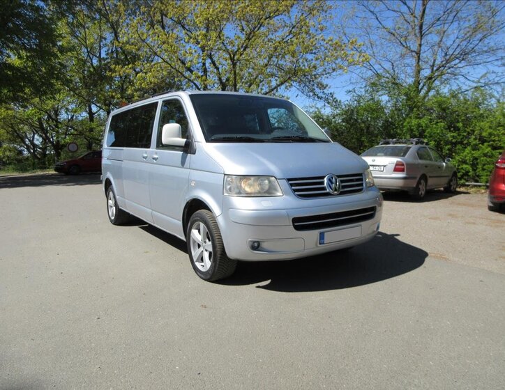 Volkswagen Caravelle Kombi 2,5 l 128 kw