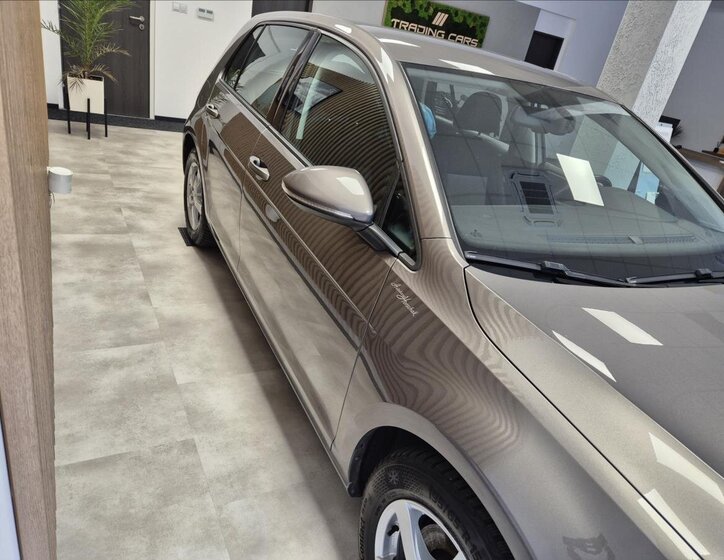 Volkswagen Golf Hatchback 1,2 l 81 kw