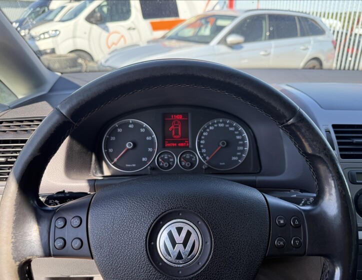 Volkswagen Touran 10