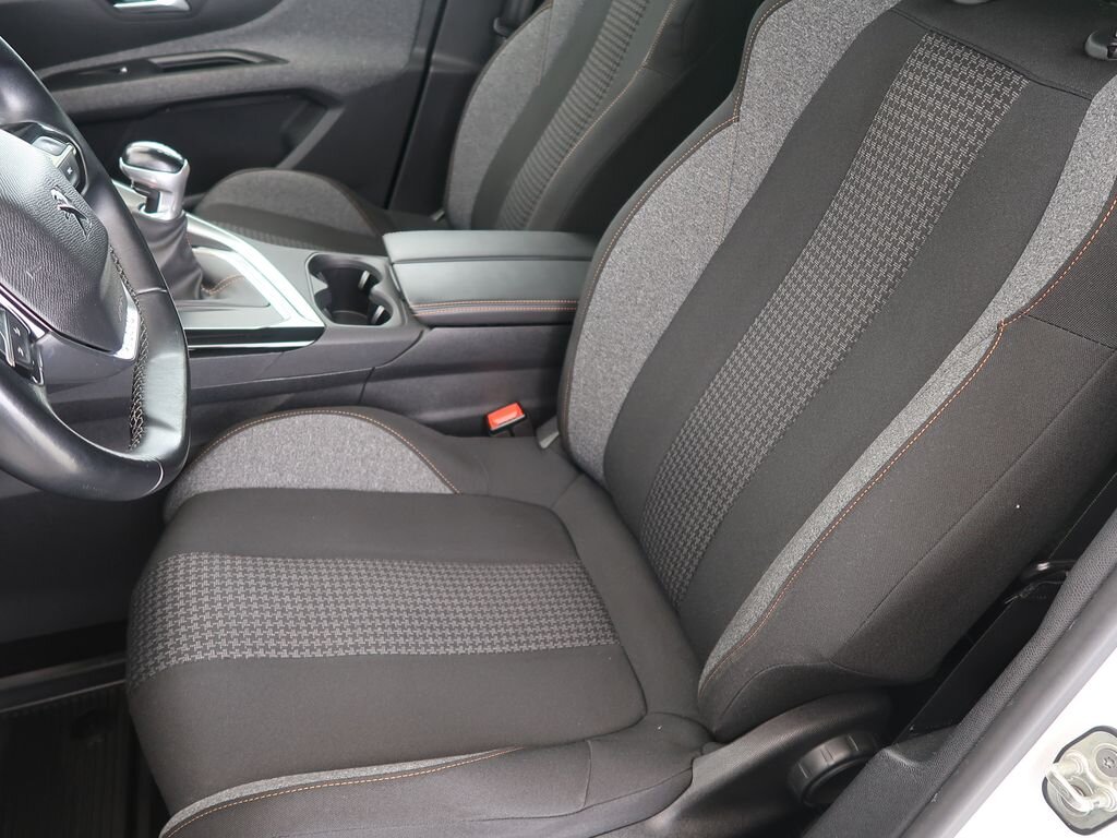 Peugeot 5008 SUV 1,2 l 96 kw