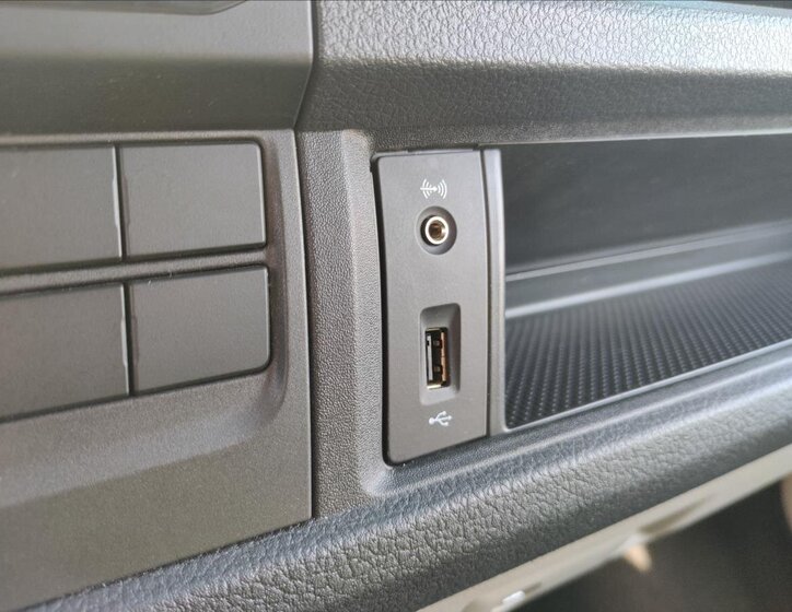 Volkswagen Caravelle 35